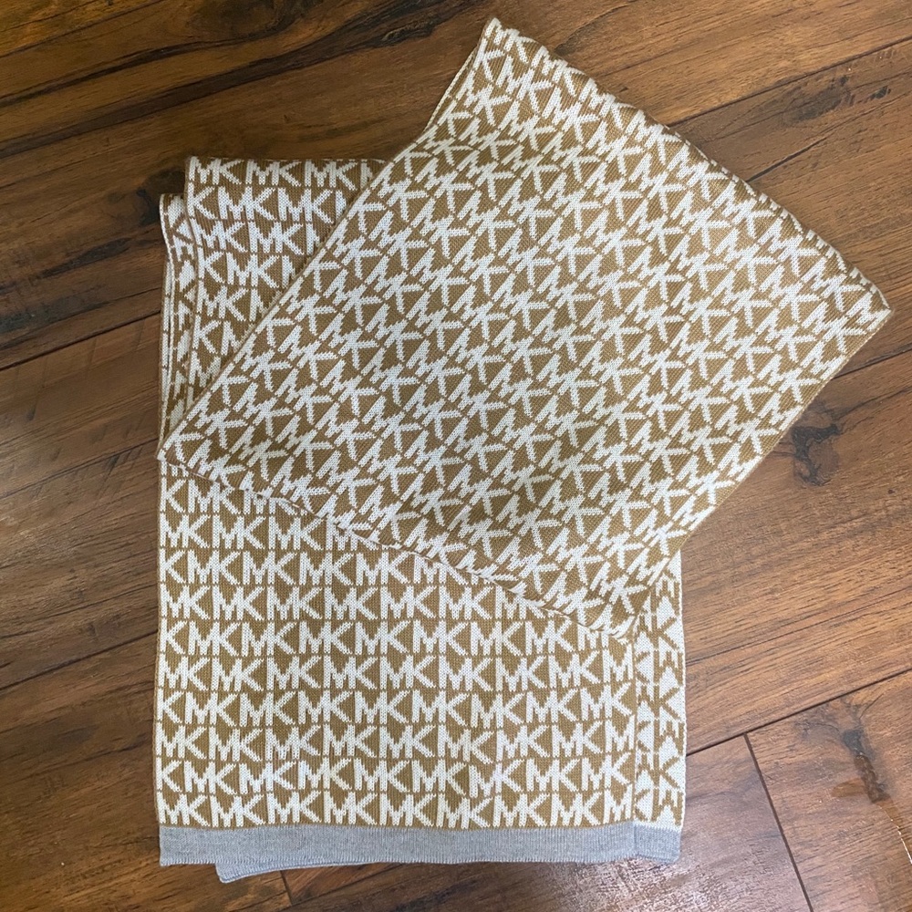 Michael Kors scarf